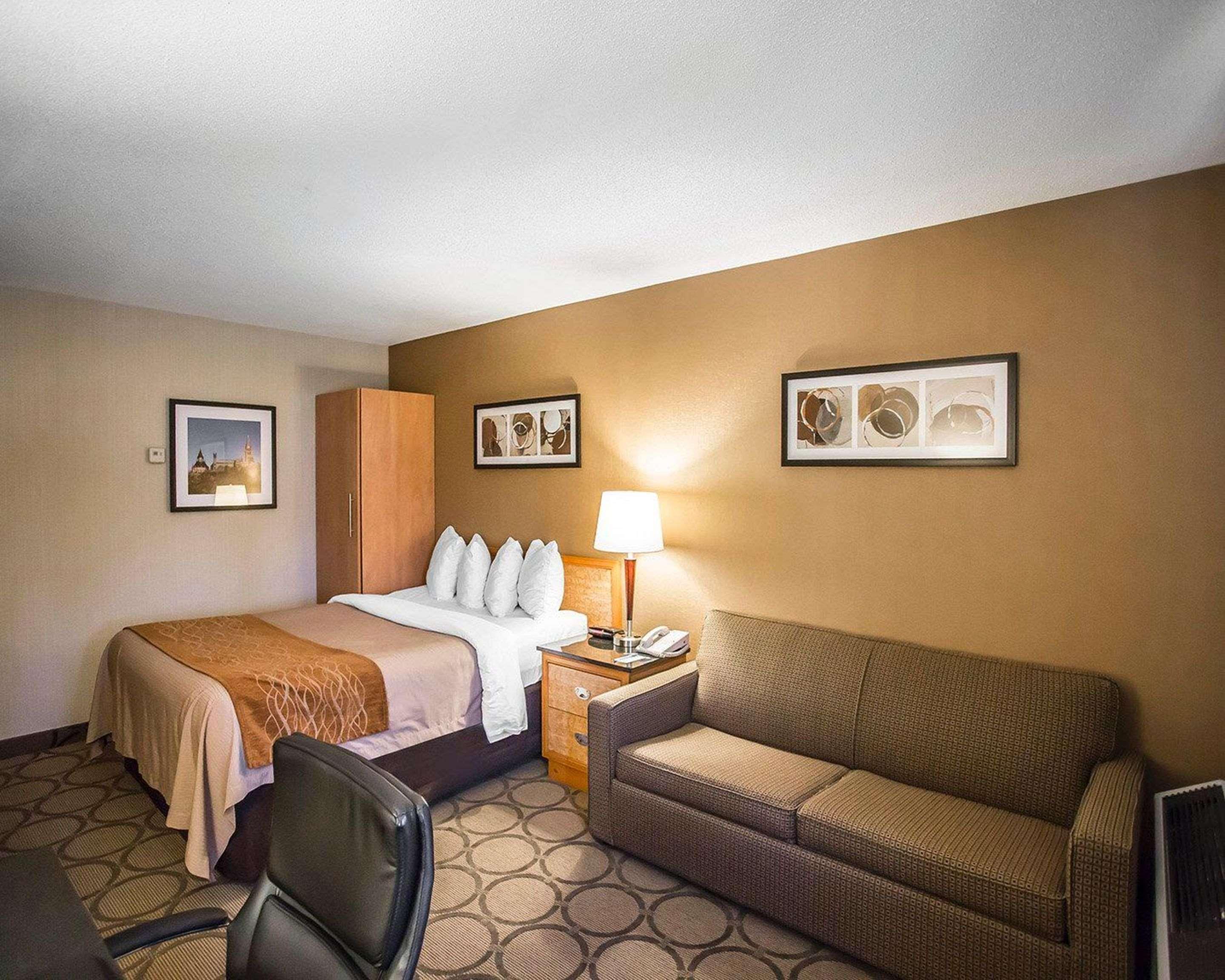 Comfort Inn West Ottawa Exterior foto